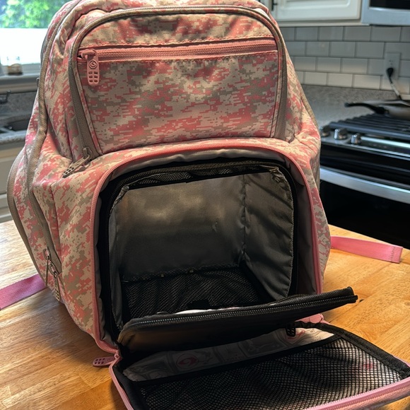Pink Camouflage Backpack - Picture 2 of 7